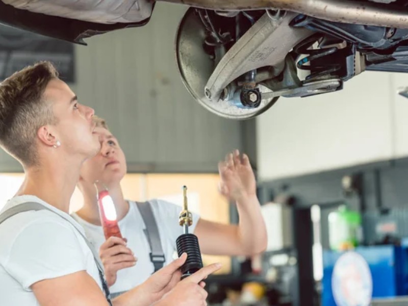 Autoteile online kaufen und ersetzen